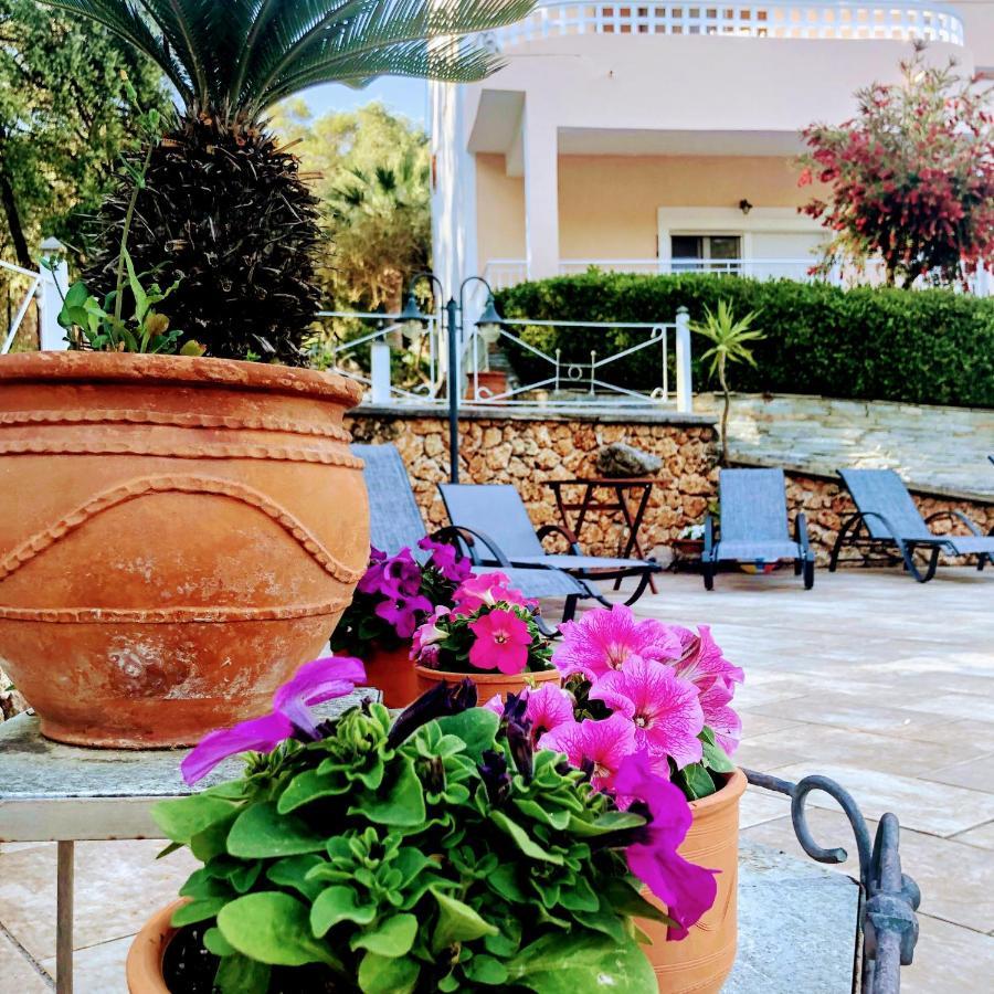 Golden Sun Aparthotel Parga Ngoại thất bức ảnh