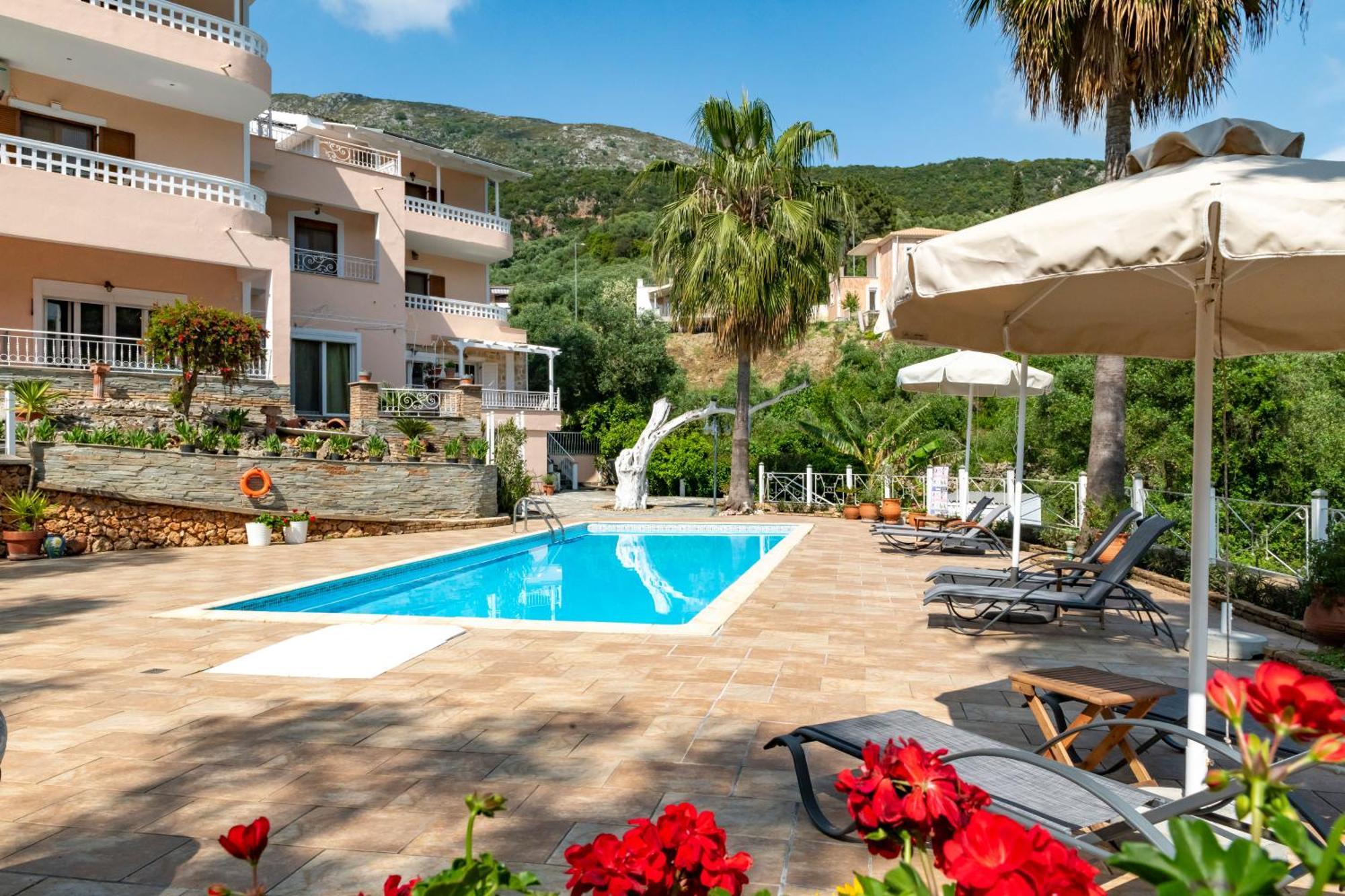 Golden Sun Aparthotel Parga Ngoại thất bức ảnh