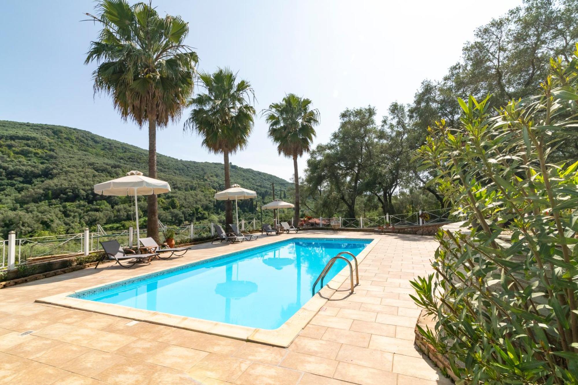 Golden Sun Aparthotel Parga Ngoại thất bức ảnh