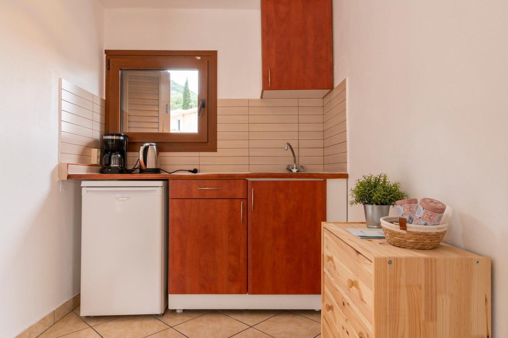 Golden Sun Aparthotel Parga Ngoại thất bức ảnh